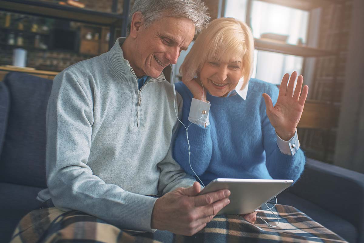 Seniors using a tablet computer